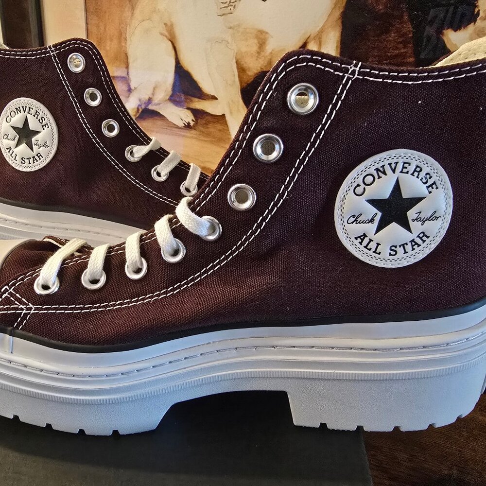 Converse Chuck Taylor All Star Lugged Heel Platform White Bloodstone W Sz 8 NEW - Picture 1 of 11